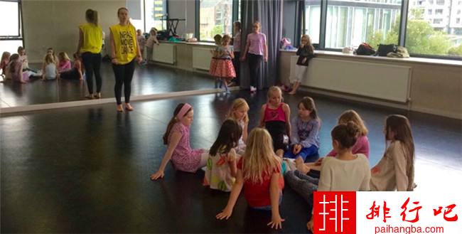 十大国际舞蹈学校 皇家芭蕾舞学校培养了许多芭蕾舞演员